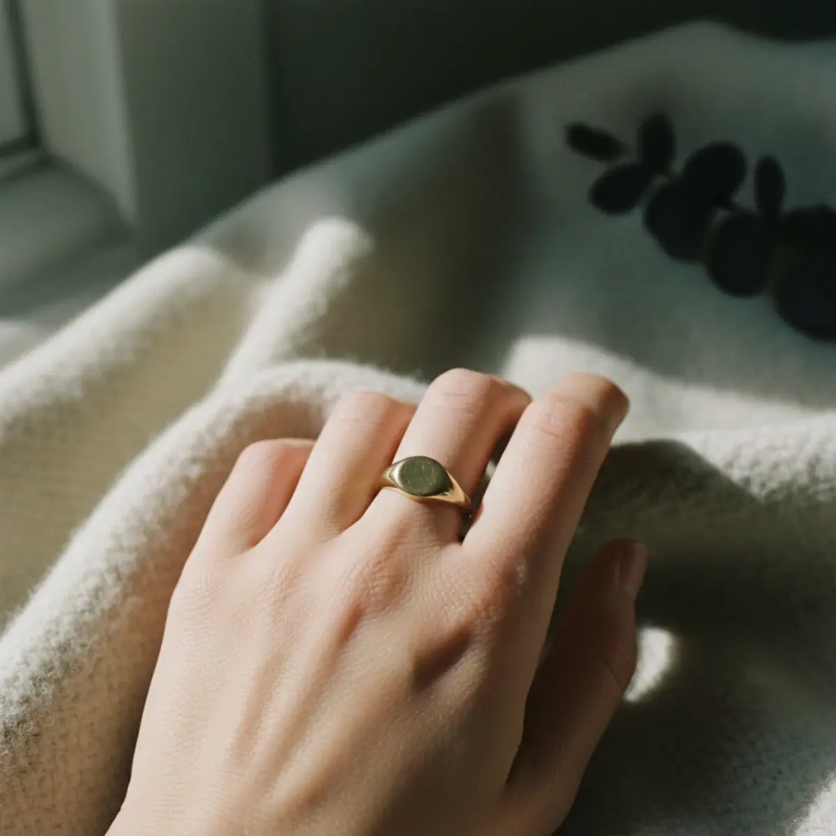 Gemstone and birthstone jewellery: coloured stones echoing an outfit's palette, classic pearls and diamonds
